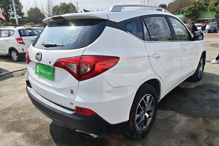 Used BYD Song 2016 GaiShi Edition 1.5TI Manual Elite Model Rear Right 45 Deg