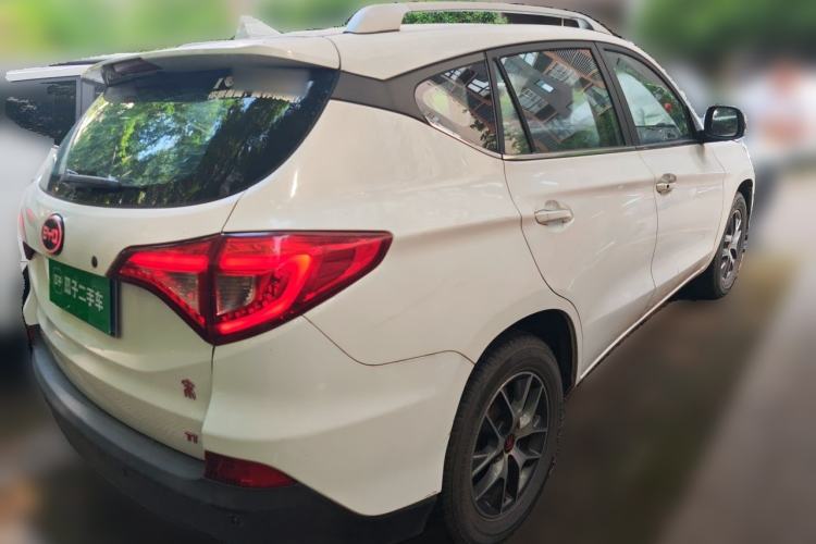 Used BYD Song 2016 GaiShi Edition 1.5TI Manual Elite Model Rear Right 45 Deg