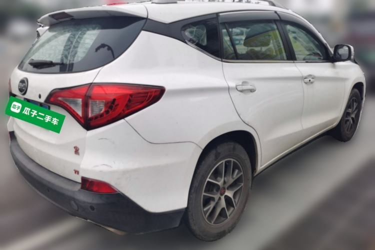 Used BYD Song 2016 GaiShi Edition 1.5TI Manual Elite Model Rear Right 45 Deg
