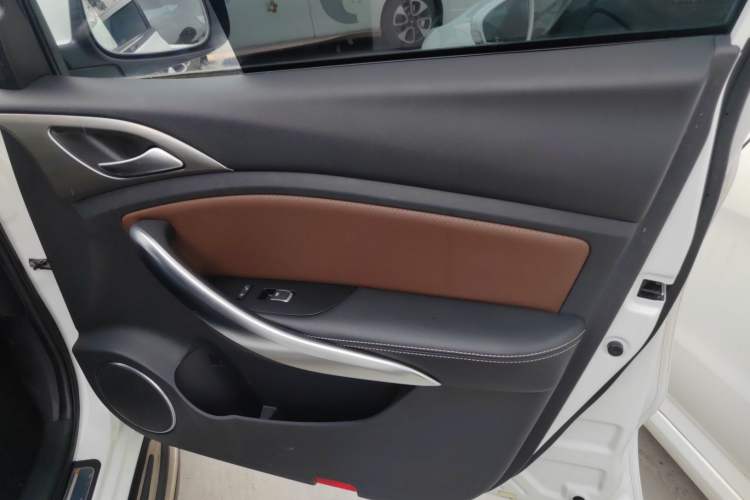Used BYD Song 2016 GaiShi Edition 1.5TID Automatic Elite Model Right Front Door Interior