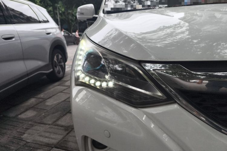 Used BYD Song 2016 GaiShi Edition 1.5TID Automatic Elite Model Right Front Headlight