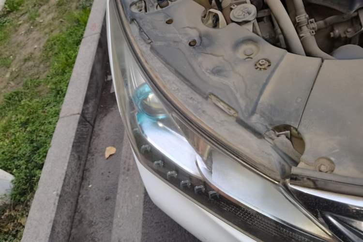 Used BYD Song 2016 Gaishi Edition 1.5TI Manual Leading Model Right Front Headlight