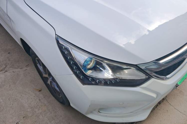 Used BYD Song 2016 GaiShi Edition 1.5TI Manual Elite Model Right Front Headlight