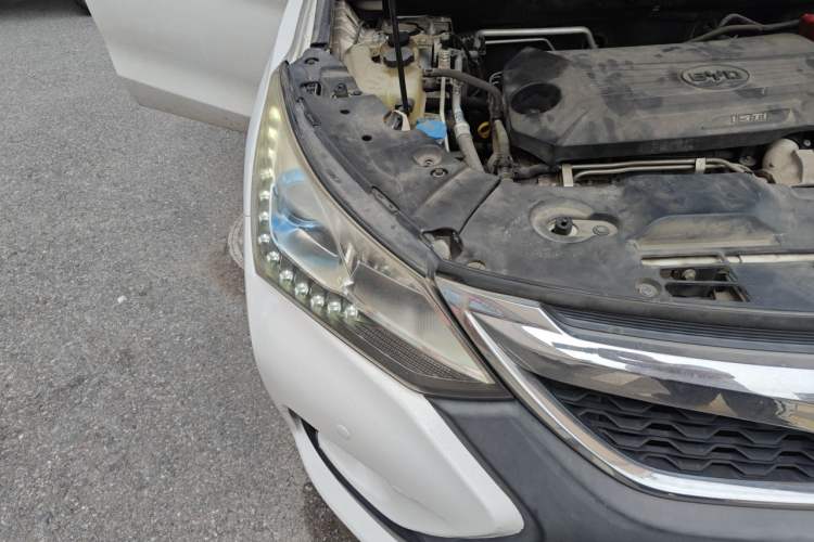 Used BYD Song 2016 1.5TI Manual Luxury Model Right Front Headlight