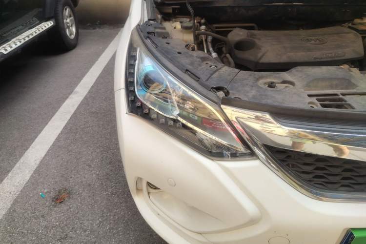 Used BYD Song 2016 GaiShi Edition 1.5TID Automatic Elite Model Right Front Headlight