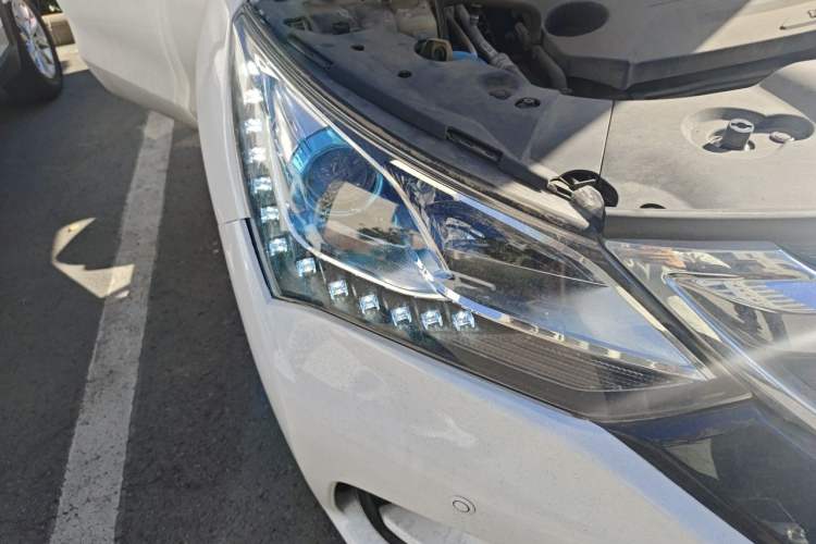 Used BYD Song 2016 1.5TI Manual Luxury Model Right Front Headlight