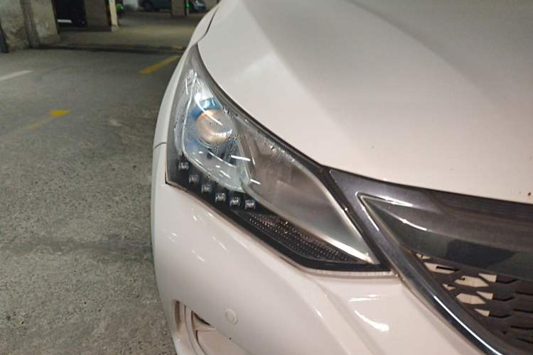Used BYD Song 2016 1.5TI Manual Luxury Model Right Front Headlight