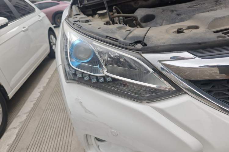 Used BYD Song 2016 GaiShi Edition 1.5TID Automatic Elite Model Right Front Headlight
