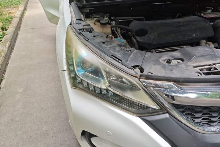 Used BYD Song 2016 1.5TI Manual Luxury Model Right Front Headlight