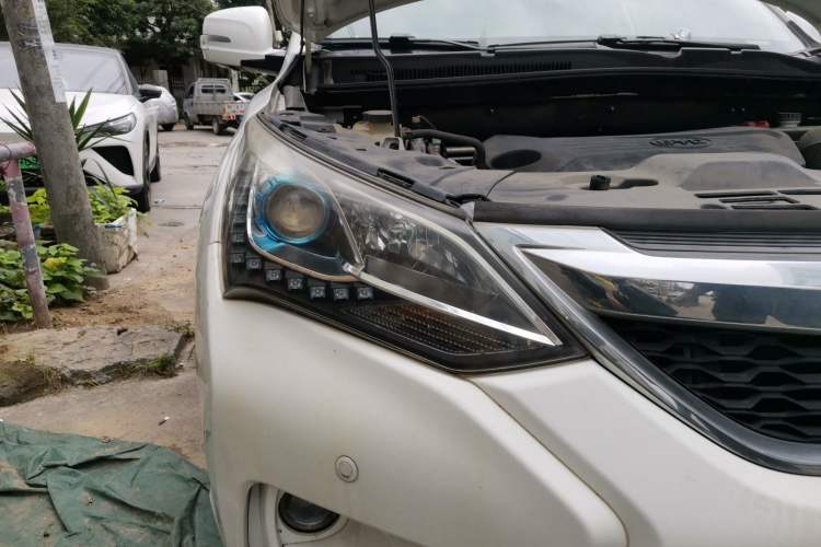 Used BYD Song 2016 GaiShi Edition 1.5TID Automatic Elite Model Right Front Headlight