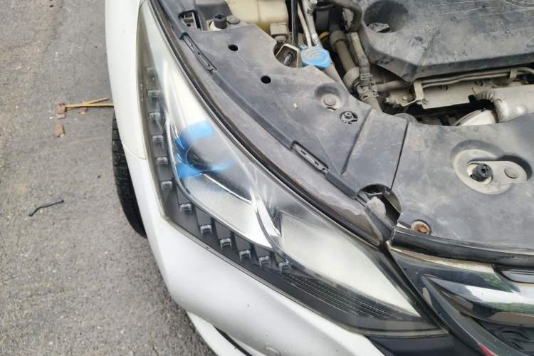 Used BYD Song 2016 1.5TI Manual Luxury Model Right Front Headlight