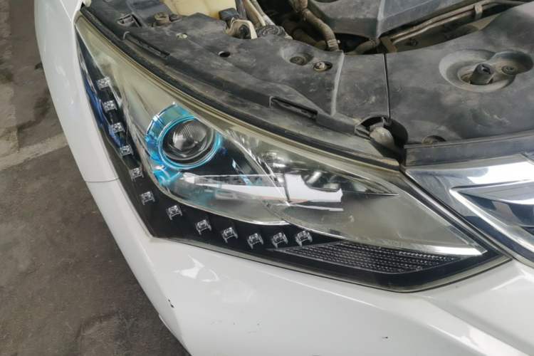Used BYD Song 2016 GaiShi Edition 1.5TID Automatic Elite Model Right Front Headlight