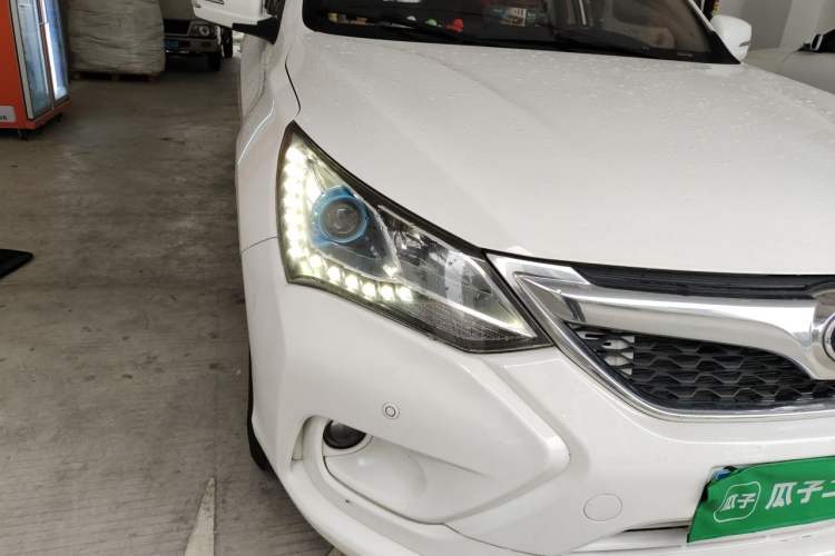Used BYD Song 2016 GaiShi Edition 1.5TID Automatic Elite Model Right Front Headlight