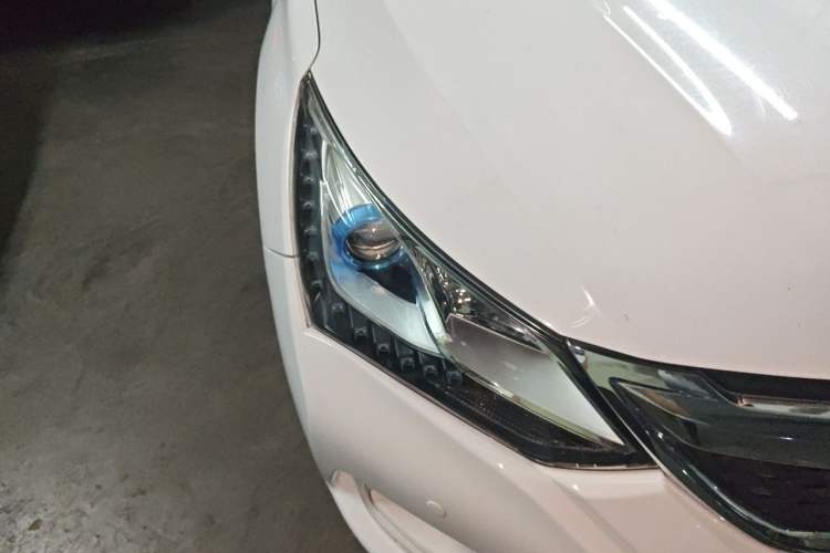 Used BYD Song 2016 GaiShi Edition 1.5TID Automatic Elite Model Right Front Headlight