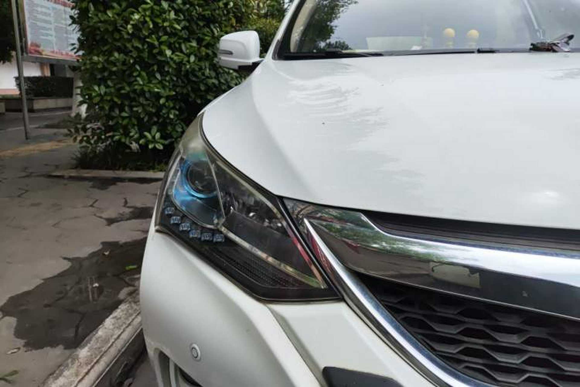 Used BYD Song 2016 GaiShi Edition 1.5TID Automatic Elite Model Right Front Headlight