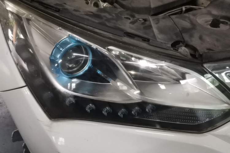 Used BYD Song 2016 GaiShi Edition 1.5TID Automatic Elite Model Right Front Headlight