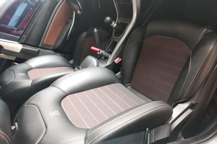 Used BYD Song 2016 Gaishi Edition 1.5TI Manual Leading Model Right Front Seat