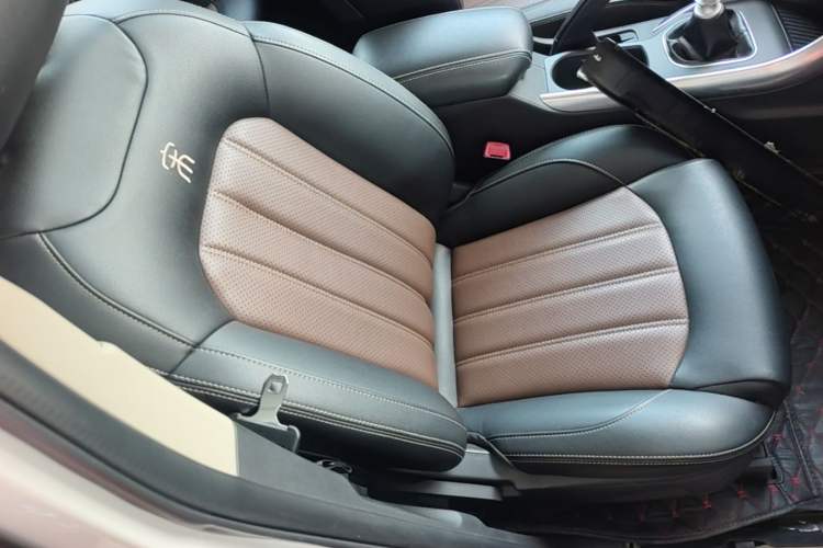 Used BYD Song 2016 GaiShi Edition 1.5TI Manual Elite Model Right Front Seat