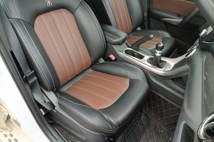Used BYD Song 2016 GaiShi Edition 1.5TI Manual Elite Model Right Front Seat