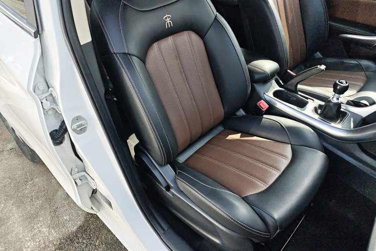 Used BYD Song 2016 GaiShi Edition 1.5TI Manual Elite Model Right Front Seat