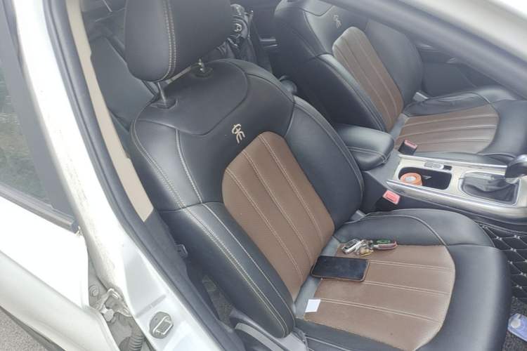 Used BYD Song 2016 GaiShi Edition 1.5TID Automatic Elite Model Right Front Seat
