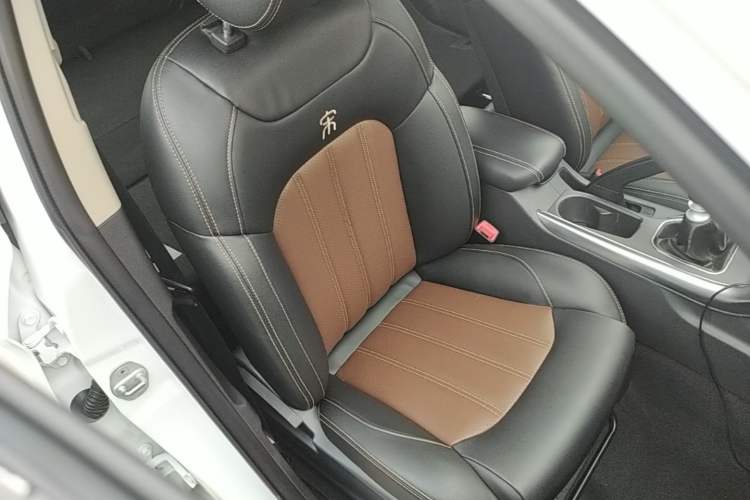 Used BYD Song 2016 GaiShi Edition 1.5TI Manual Elite Model Right Front Seat