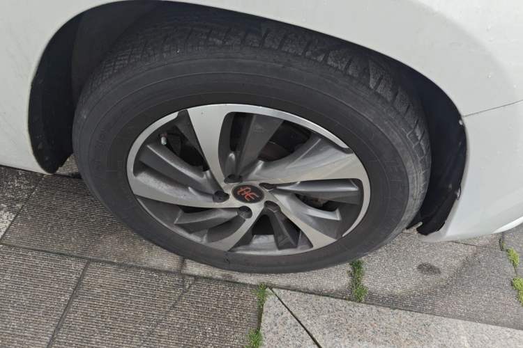 Used BYD Song 2016 2.0TID Automatic Prestige Edition Right Front Wheel Hub