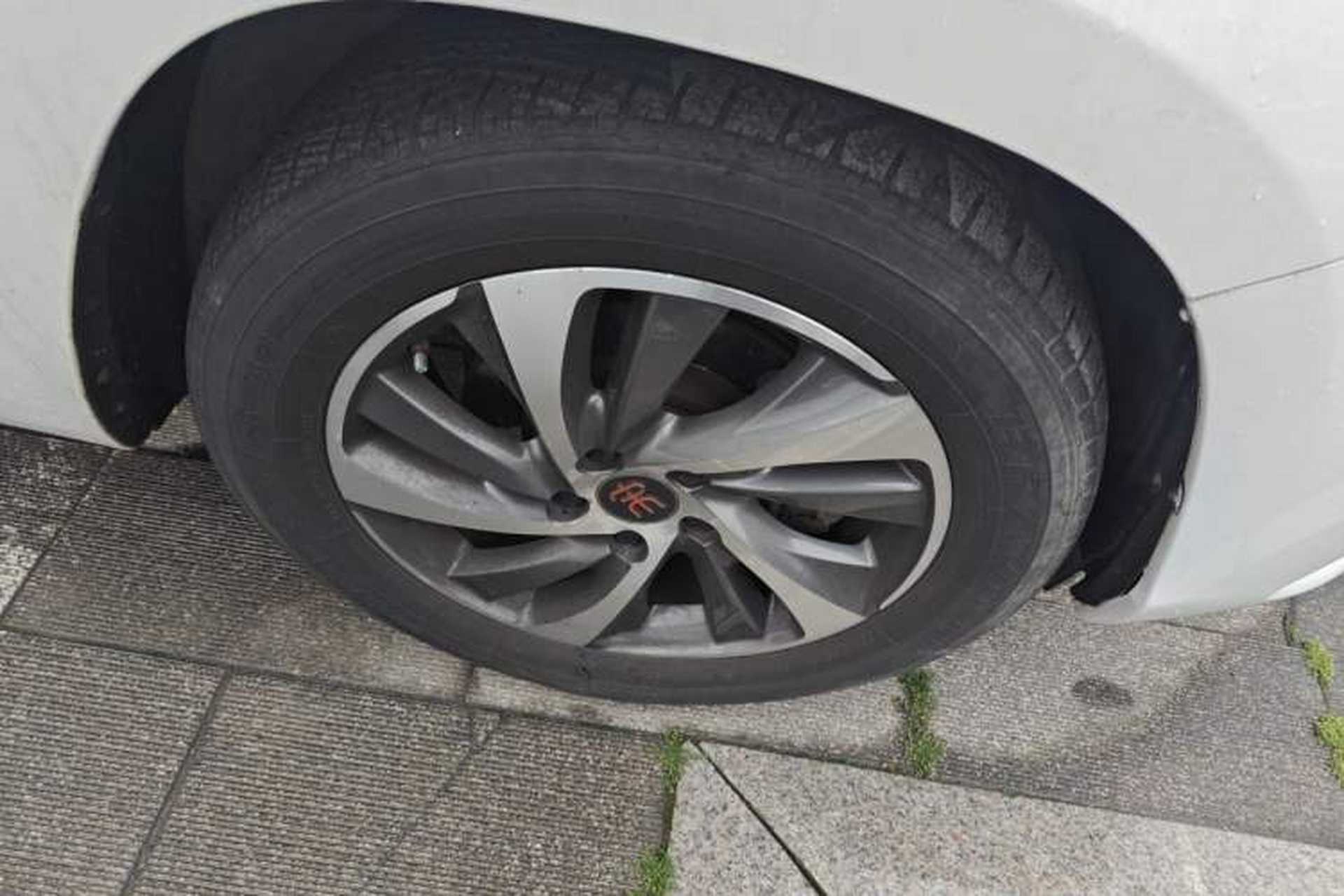 Used BYD Song 2016 2.0TID Automatic Prestige Edition Right Front Wheel Hub