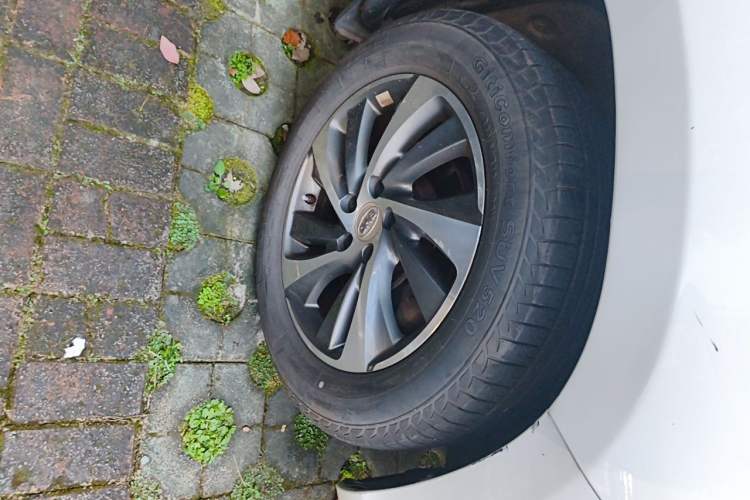 Used BYD Song 2016 1.5TI Manual Luxury Model Right Front Wheel Hub