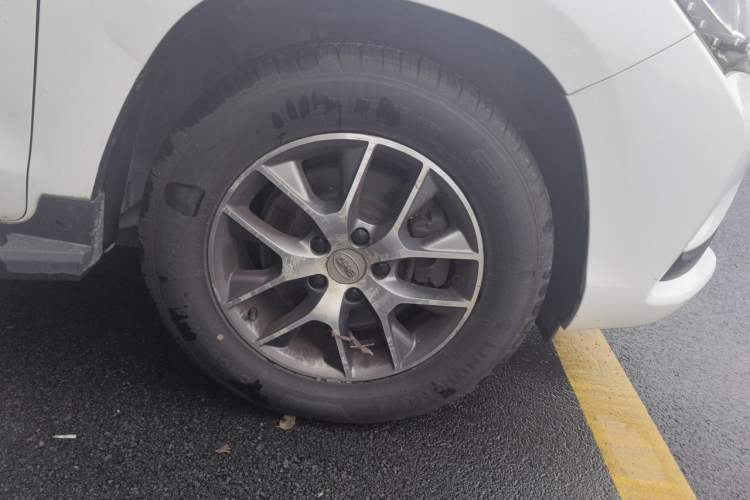 Used BYD Song 2016 1.5TI Manual Luxury Model Right Front Wheel Hub