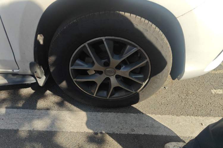 Used BYD Song 2016 1.5TI Manual Luxury Model Right Front Wheel Hub