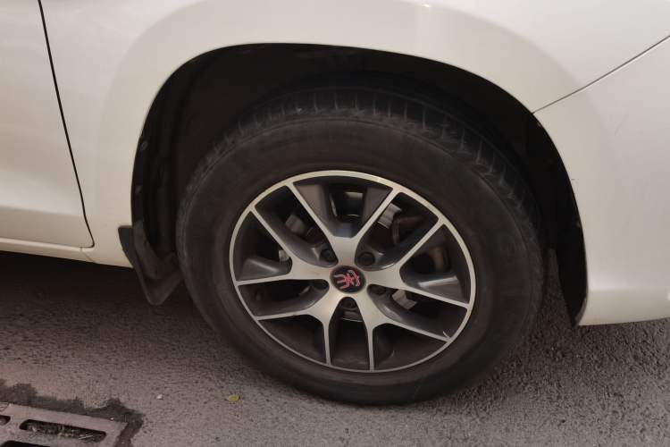 Used BYD Song 2016 Gaishi Edition 1.5TI Manual Leading Model Right Front Wheel Hub