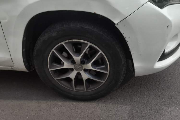 Used BYD Song 2016 1.5TI Manual Luxury Model Right Front Wheel Hub
