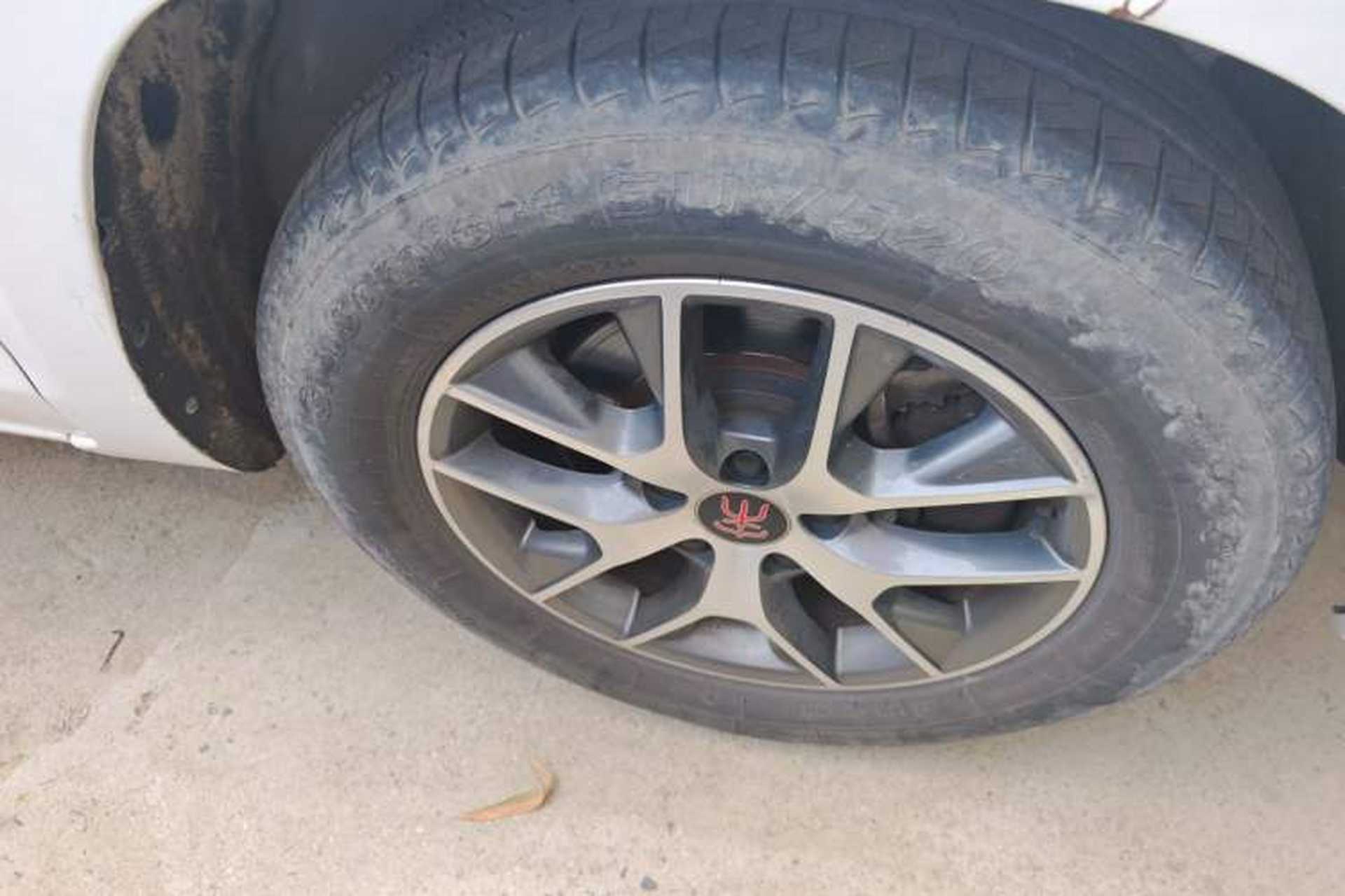 Used BYD Song 2016 GaiShi Edition 1.5TI Manual Elite Model Right Front Wheel Hub
