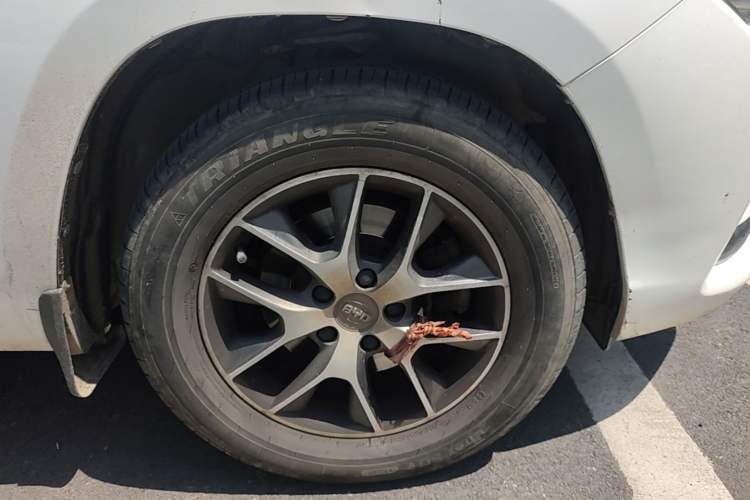 Used BYD Song 2016 1.5TI Manual Luxury Model Right Front Wheel Hub