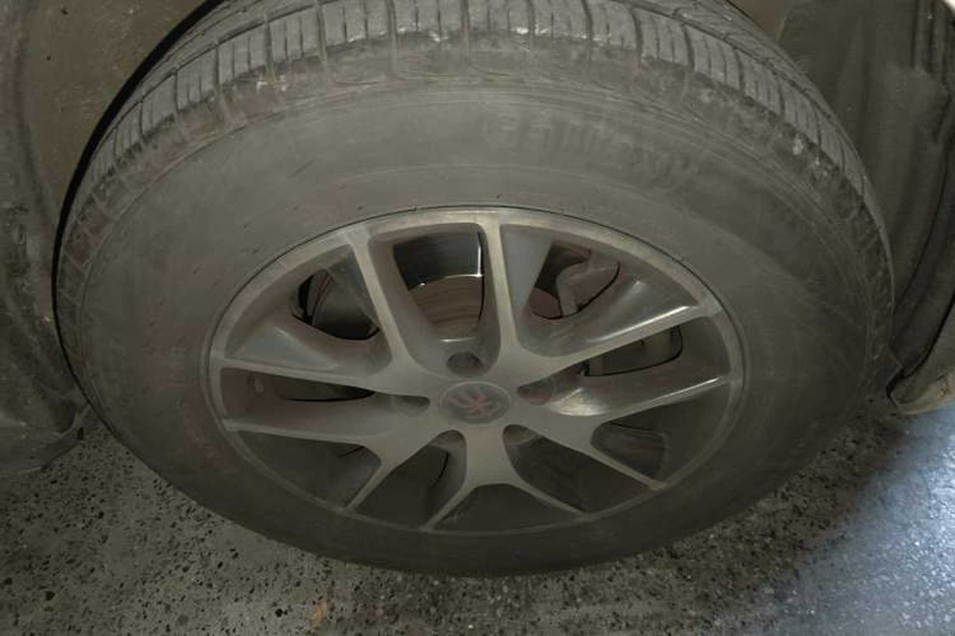 Used BYD Song 2016 GaiShi Edition 1.5TID Automatic Elite Model Right Front Wheel Hub