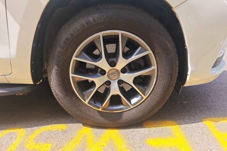 Used BYD Song 2016 1.5TI Manual Luxury Model Right Front Wheel Hub