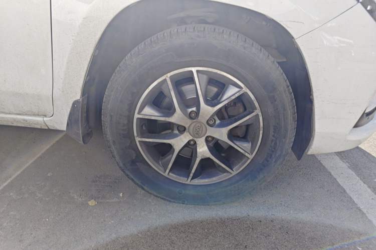 Used BYD Song 2016 1.5TI Manual Luxury Model Right Front Wheel Hub