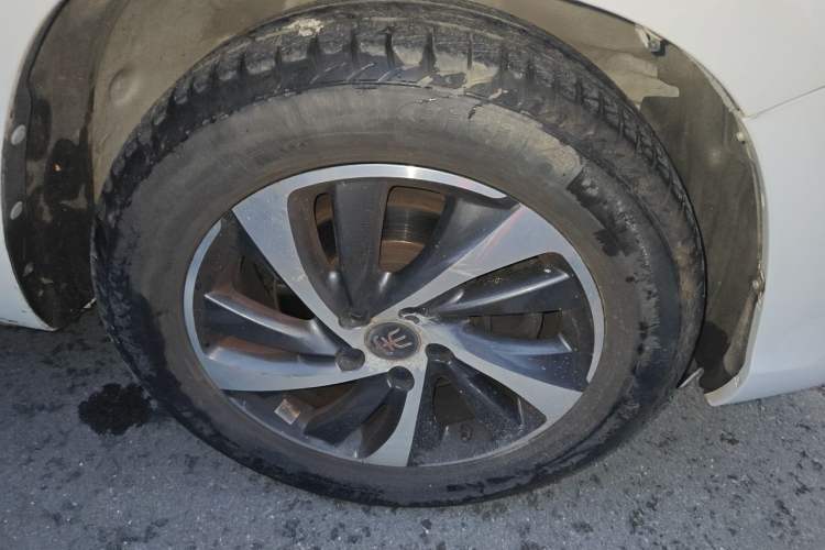Used BYD Song 2016 1.5TI Manual Luxury Model Right Front Wheel Hub