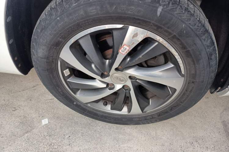 Used BYD Song 2016 1.5TI Manual Luxury Model Right Front Wheel Hub