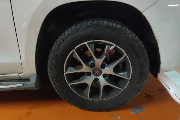 Used BYD Song 2016 GaiShi Edition 1.5TID Automatic Elite Model Right Front Wheel Hub