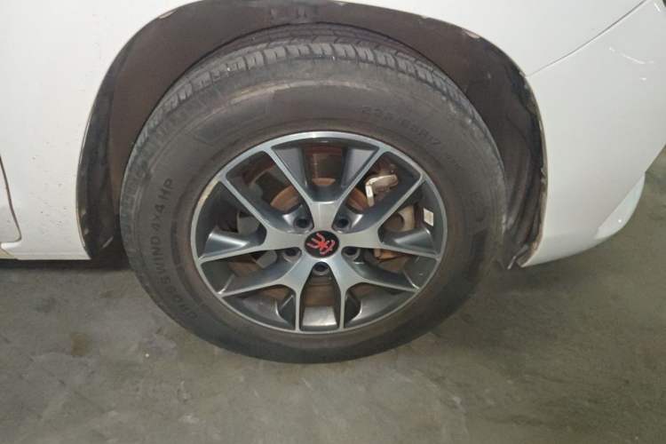 Used BYD Song 2016 GaiShi Edition 1.5TID Automatic Elite Model Right Front Wheel Hub