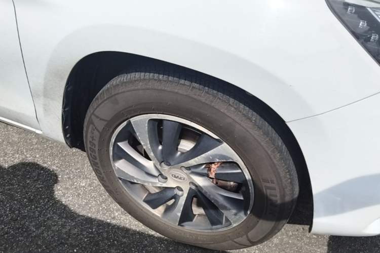 Used BYD Song 2016 Gaishi Edition 1.5TI Manual 4G Prestige Model Right Front Wheel Hub