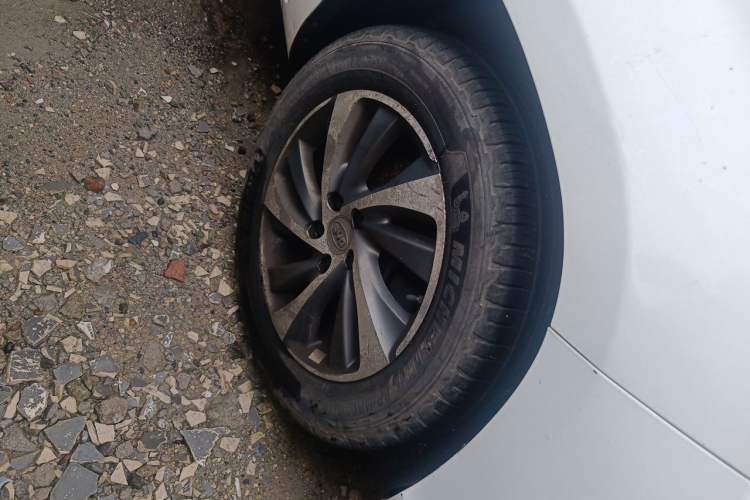 Used BYD Song 2016 1.5TI Manual Luxury Model Right Front Wheel Hub