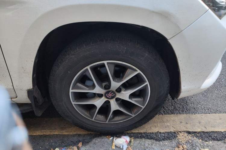 Used BYD Song 2016 GaiShi Edition 1.5TI Manual Elite Model Right Front Wheel Hub