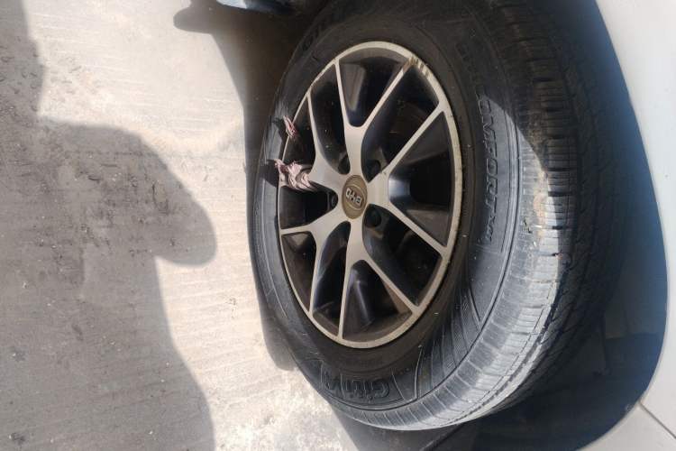 Used BYD Song 2016 1.5TI Manual Luxury Model Right Front Wheel Hub
