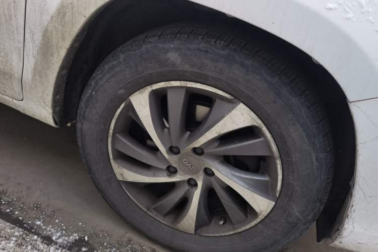Used BYD Song 2016 2.0TID Automatic Prestige Edition Right Front Wheel Hub