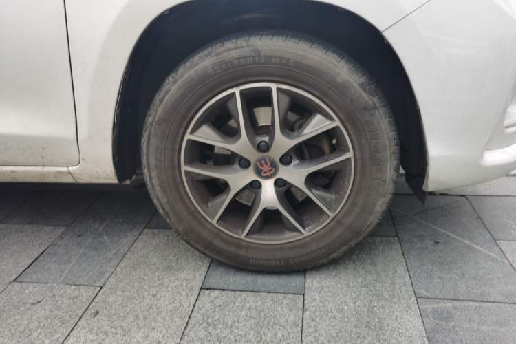Used BYD Song 2016 GaiShi Edition 1.5TI Manual Elite Model Right Front Wheel Hub