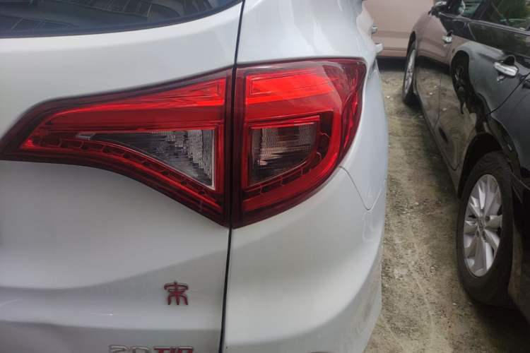 Used BYD Song 2016 GaiShi Edition 1.5TID Automatic Elite Model Right Rear Taillight
