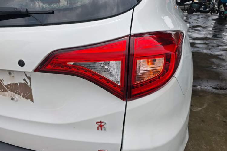 Used BYD Song 2016 1.5TI Manual Luxury Model Right Rear Taillight